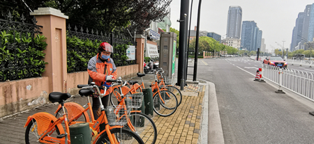 騎車(chē)出行受學(xué)生青睞3_副本.jpg 騎車(chē)出行受學(xué)生青睞3_副本.jpg